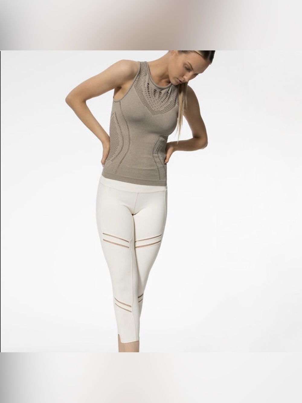 Alo Lark Tank Top Grey Sleeveless Yoga Pilates Studio Dance Training Gym